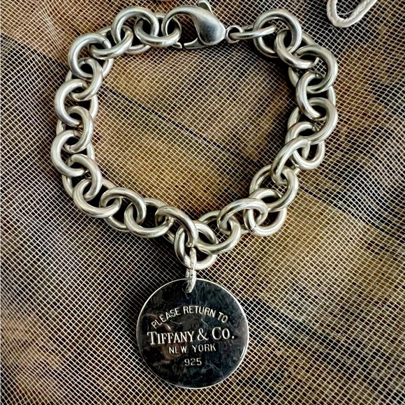Tiffany &Co. Sterling silver chain linked bracelet. - Picture 1 of 10